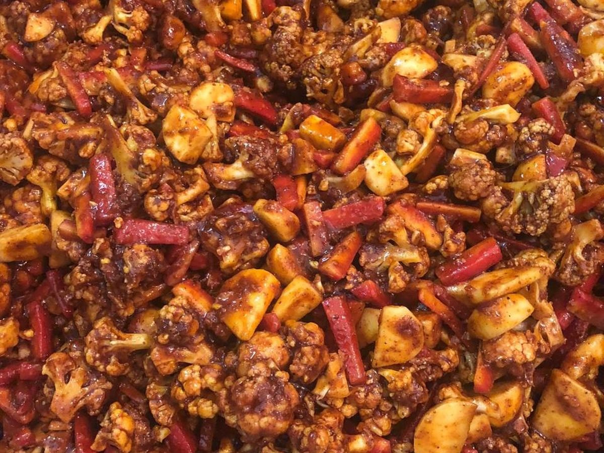 Freshly prepared JYOWNAR pickle mixture